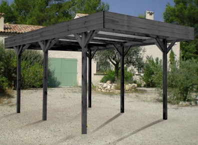 Ce carport lasuré gris anthracite est autoclave